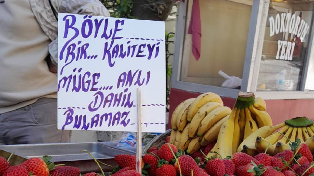 Edirne Balık Pazarı'ndaki çilek tezgahındaki etiket görenleri güldürdü.